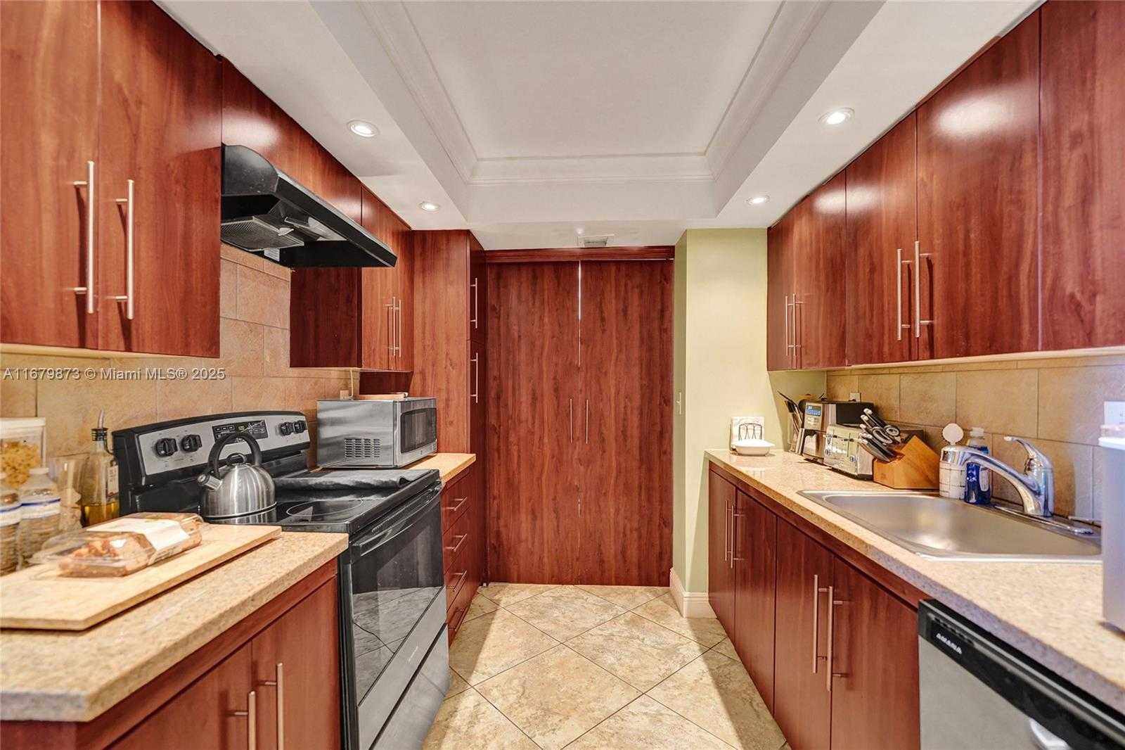 Small Image of 2401 SOUTH OCEAN DR #701, Hollywood Number 37