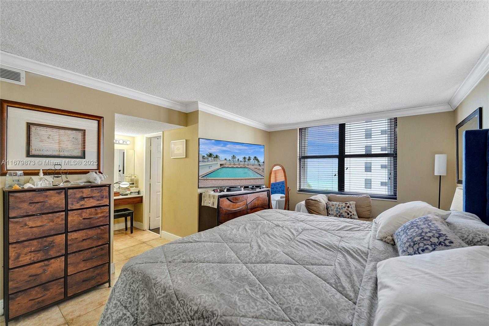 Small Image of 2401 SOUTH OCEAN DR #701, Hollywood Number 7