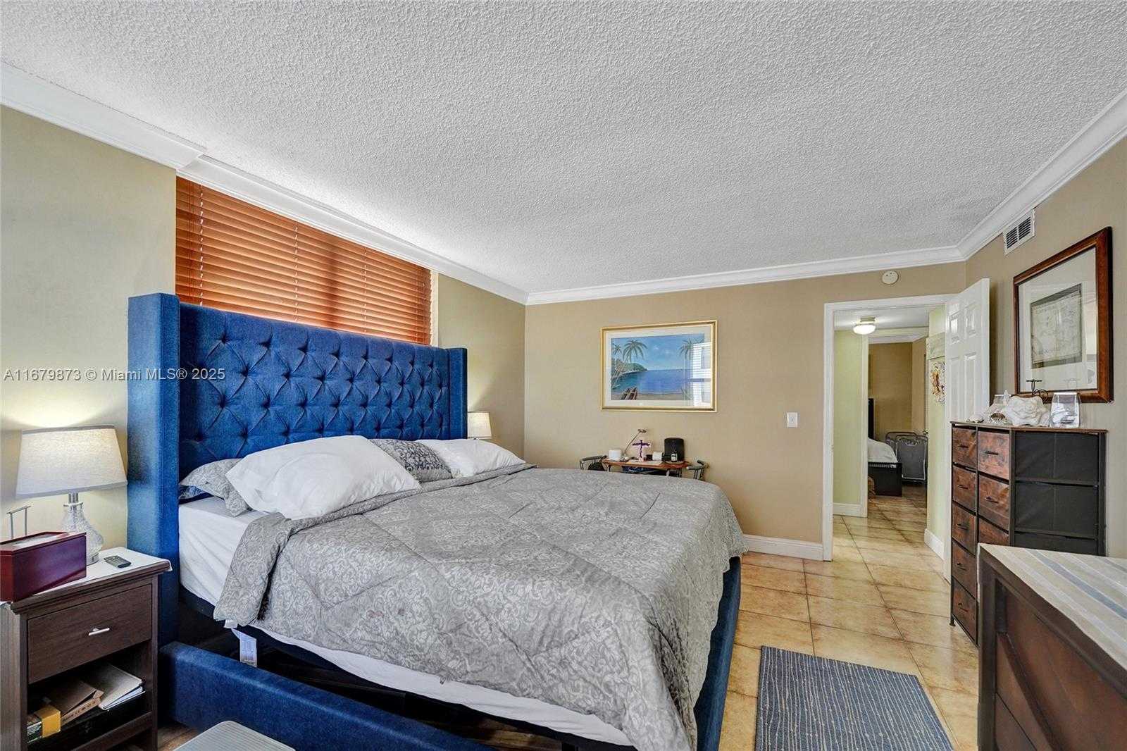 Small Image of 2401 SOUTH OCEAN DR #701, Hollywood Number 9