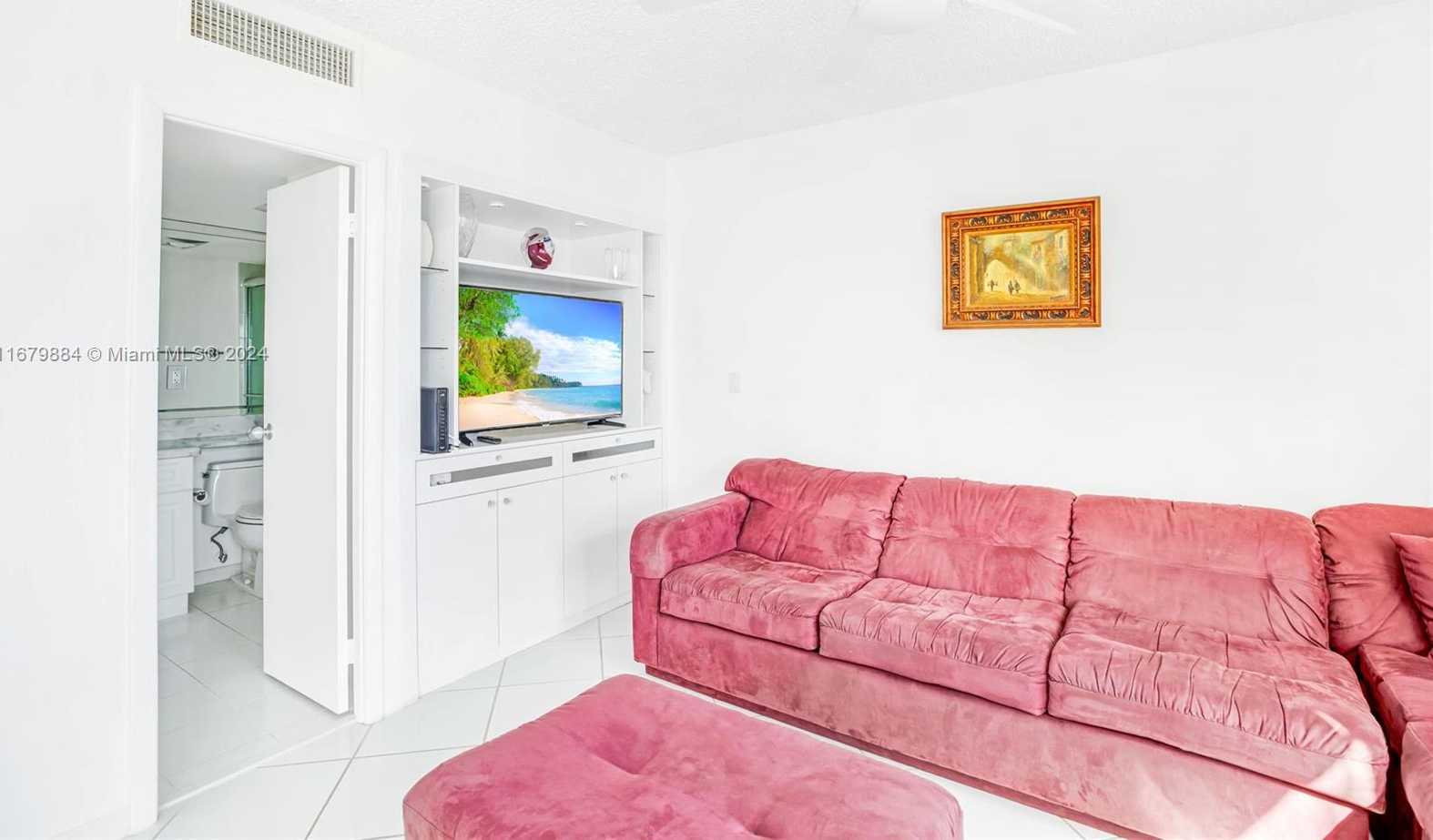 Small Image of 20301 E Country Club Dr, Aventura, FL 33180, USA Number 16