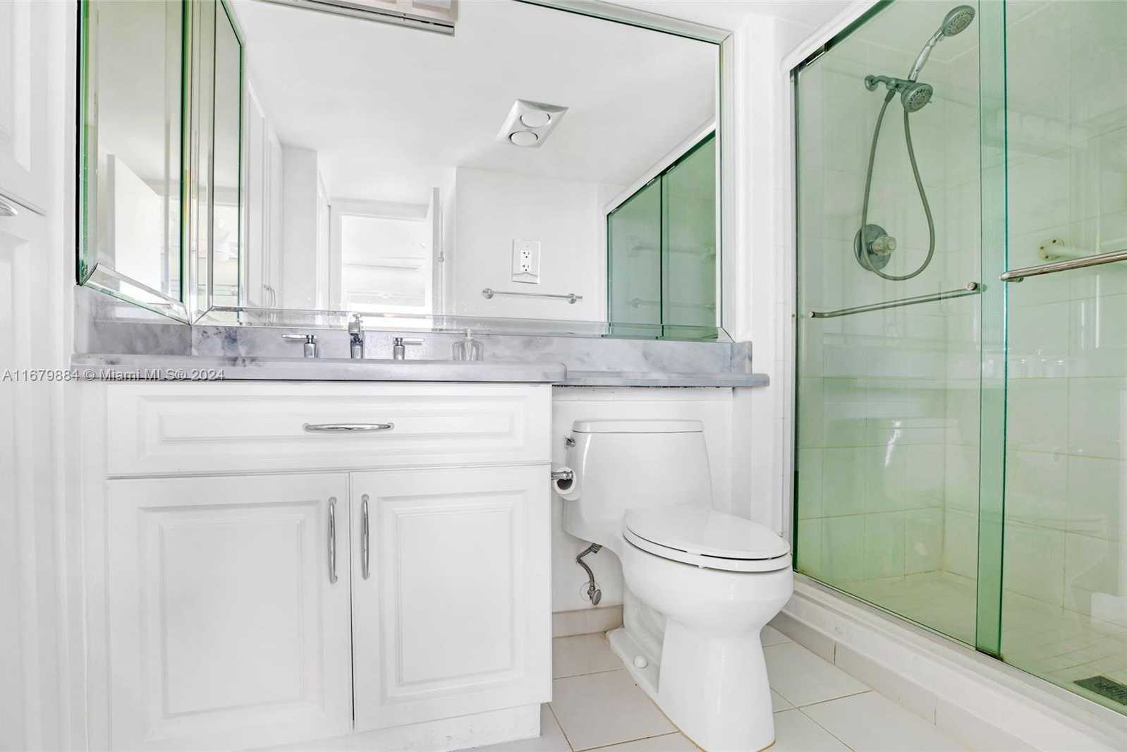 Small Image of 20301 E Country Club Dr, Aventura, FL 33180, USA Number 18