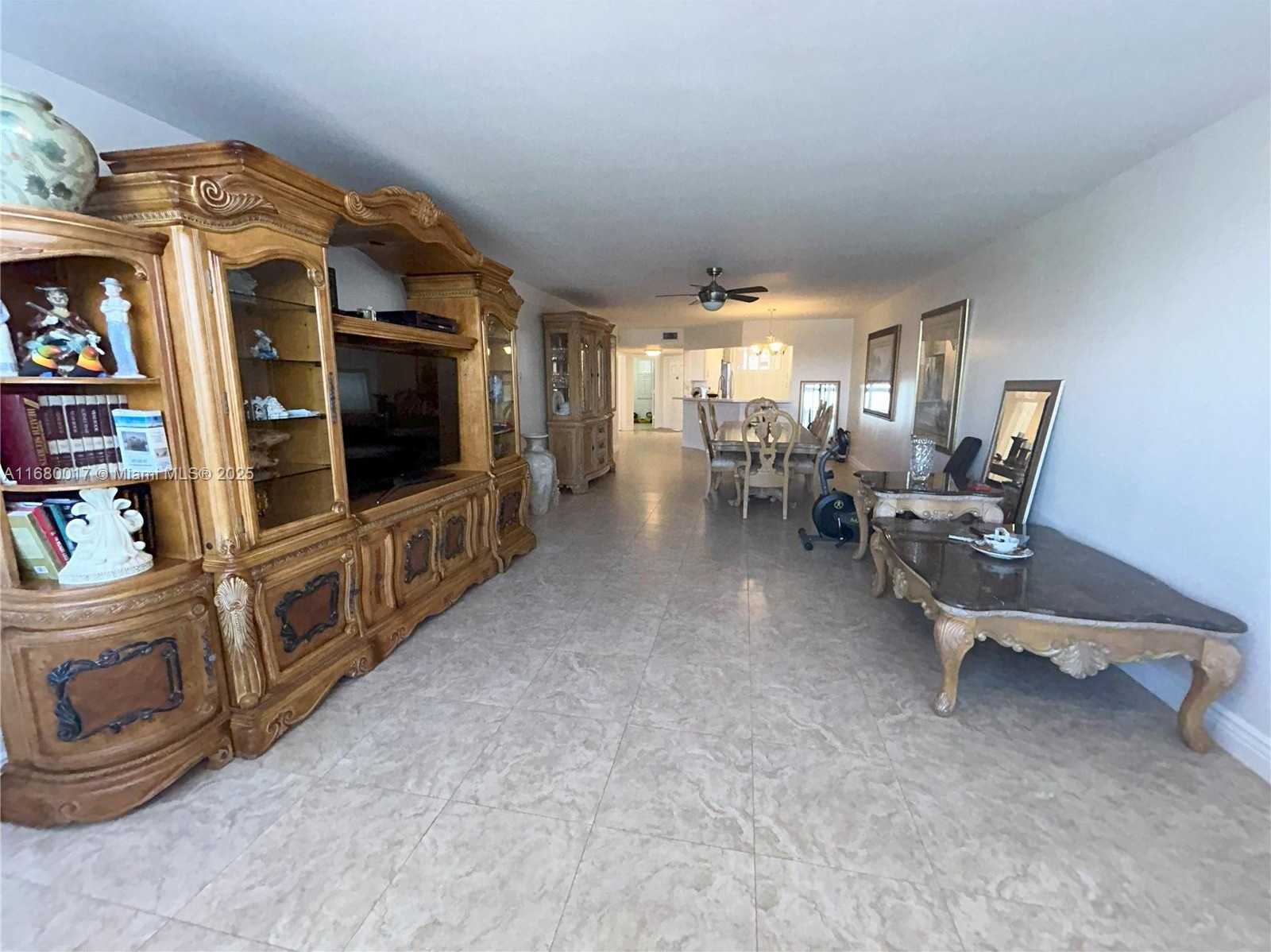 Small Image of 2521 NW 104th Ave, Sunrise, FL 33322, USA Number 17