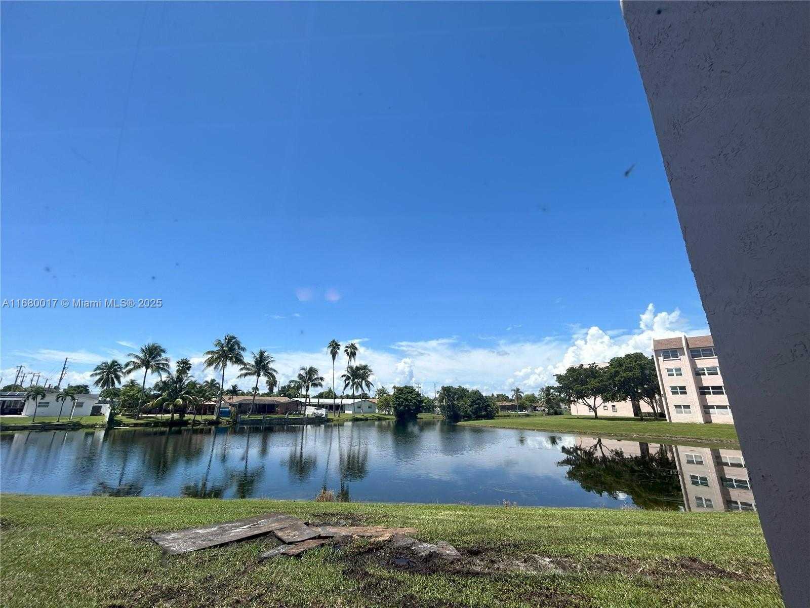 Small Image of 2521 NW 104th Ave, Sunrise, FL 33322, USA Number 20