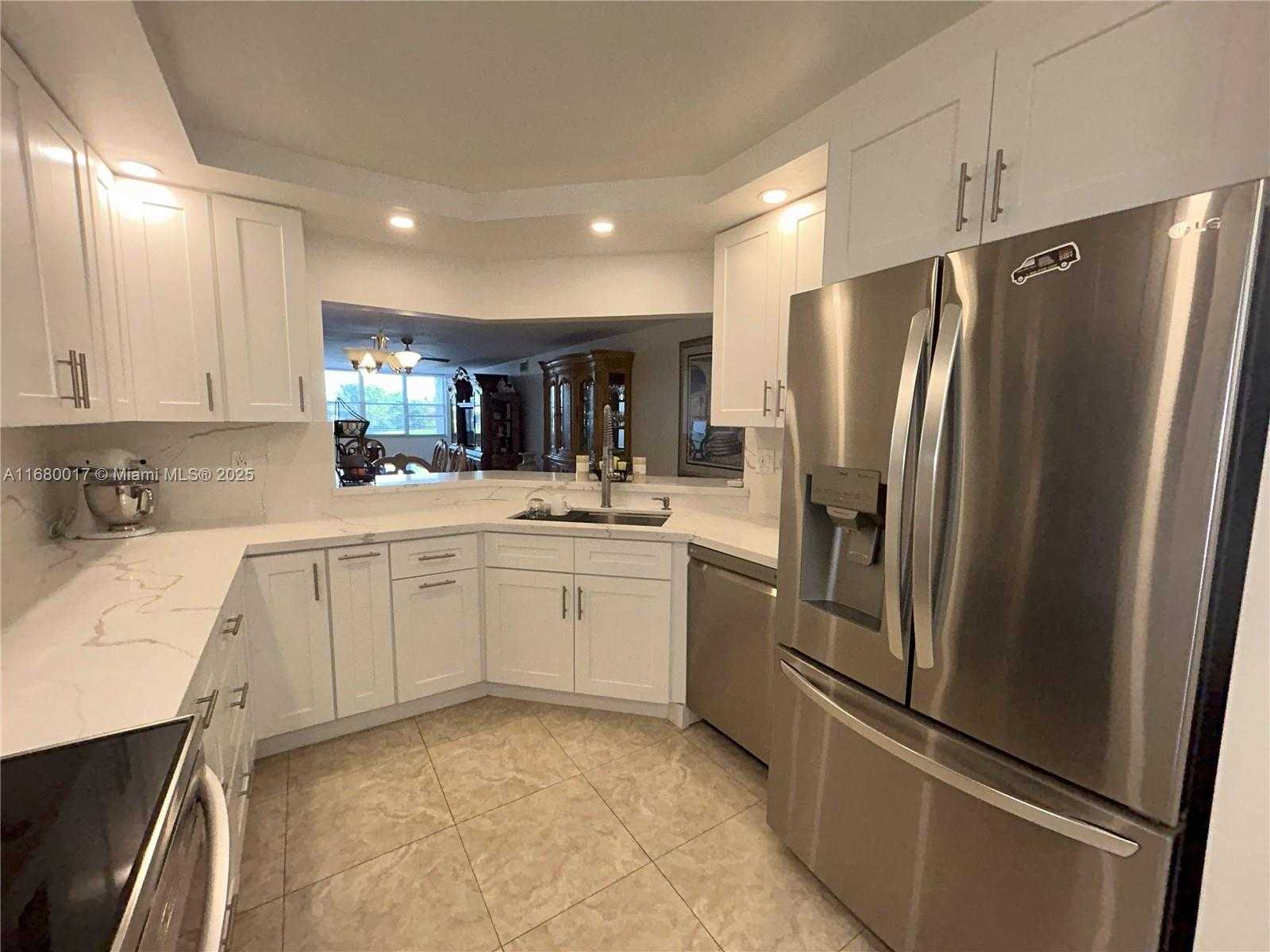 Small Image of 2521 NW 104th Ave, Sunrise, FL 33322, USA Number 4