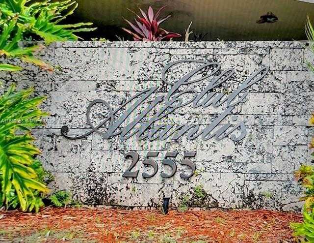 Small Image of 2555 #2001, Miami Beach Number 36