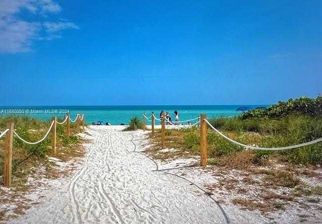 Small Image of 2555 #2001, Miami Beach Number 37