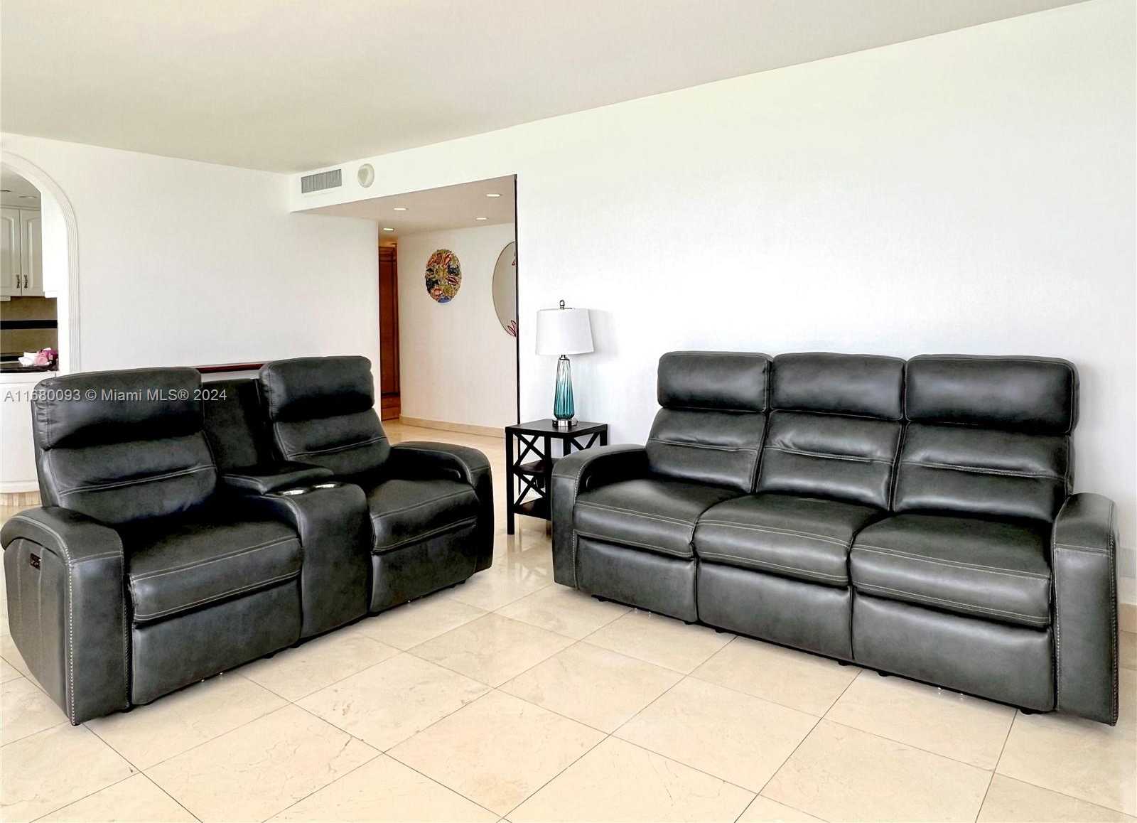 Small Image of 2555 #2001, Miami Beach Number 5