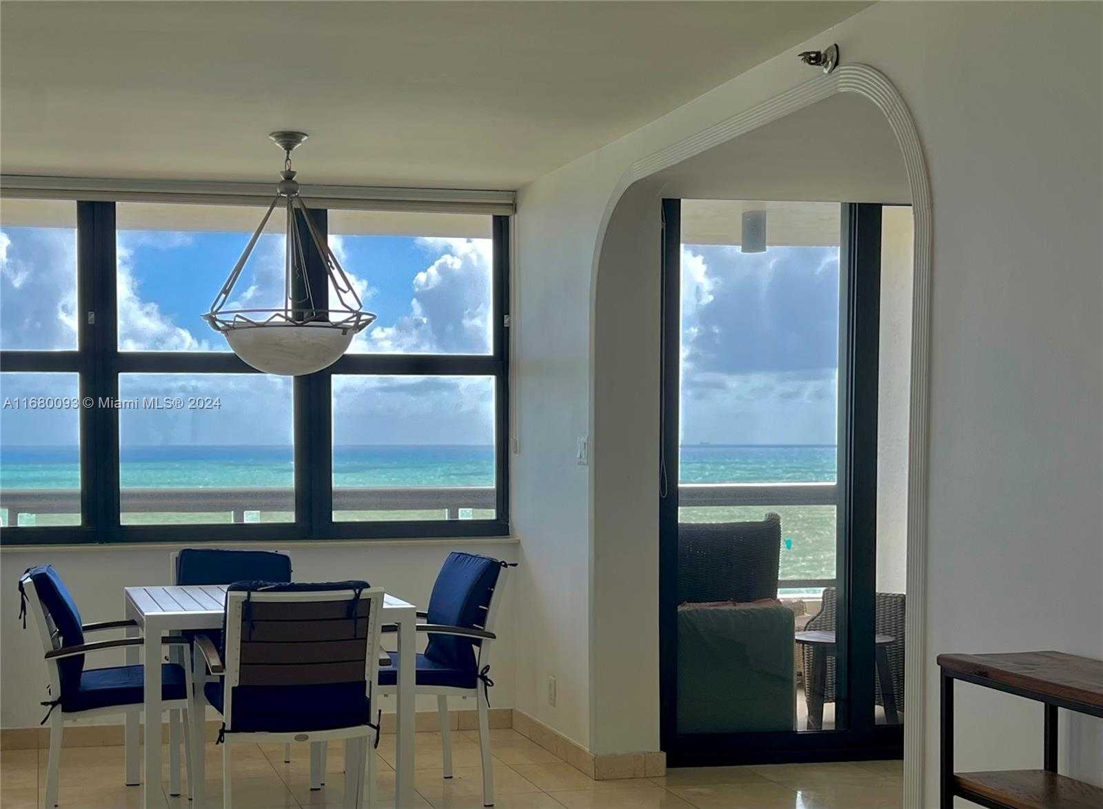 Small Image of 2555 #2001, Miami Beach Number 7