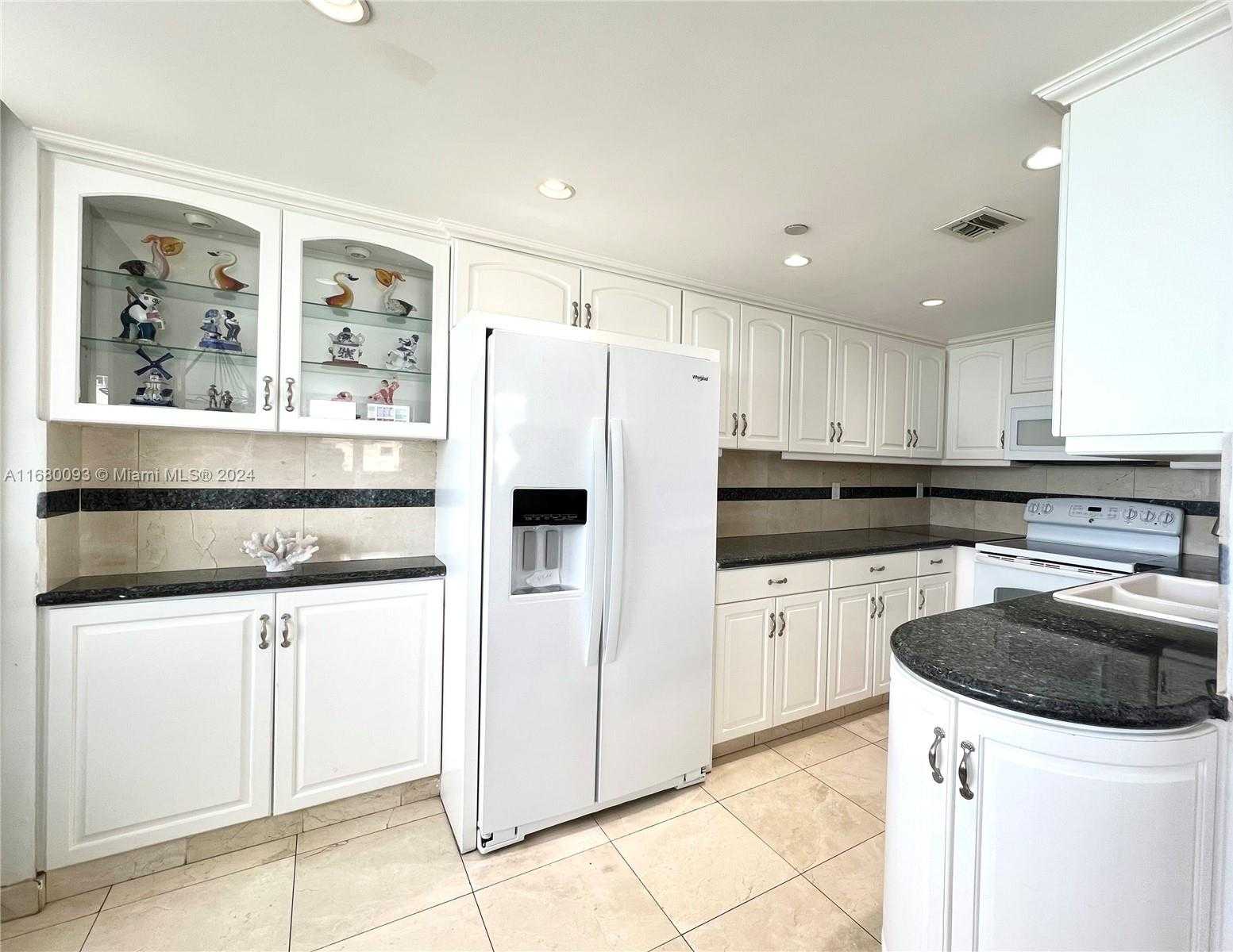 Small Image of 2555 #2001, Miami Beach Number 9