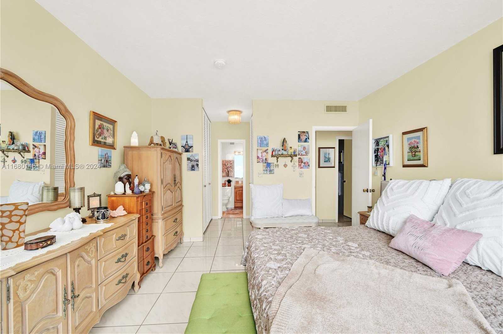 Small Image of 2451 BRICKELL AVE #17G, Miami Number 16