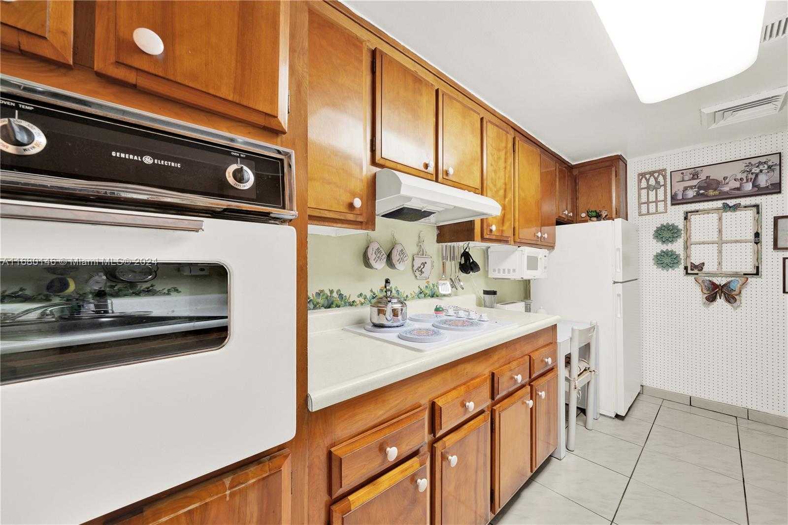 Small Image of 2451 BRICKELL AVE #17G, Miami Number 26