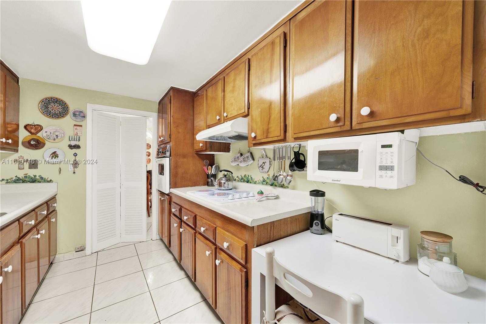 Small Image of 2451 BRICKELL AVE #17G, Miami Number 27