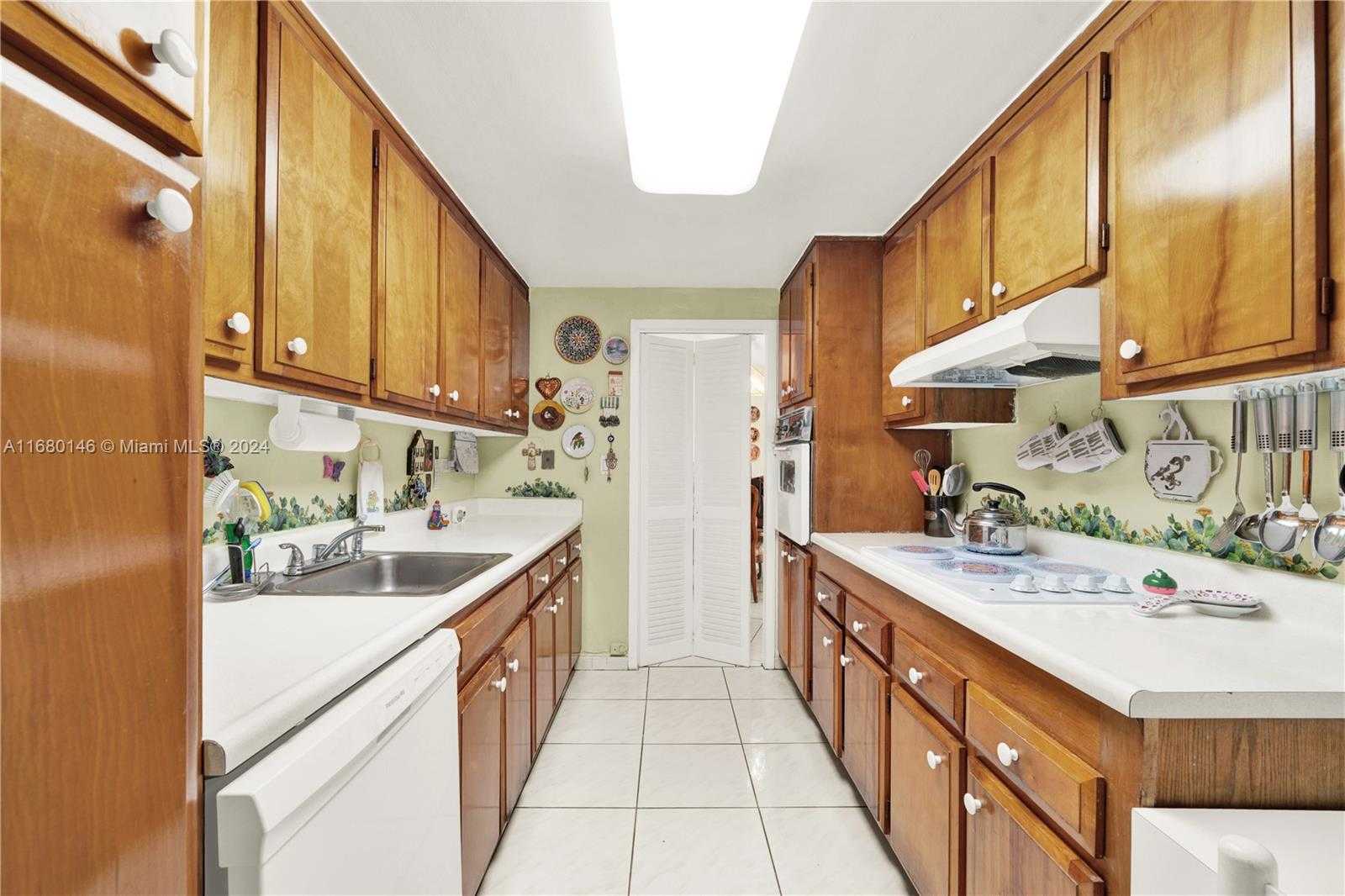 Small Image of 2451 BRICKELL AVE #17G, Miami Number 28