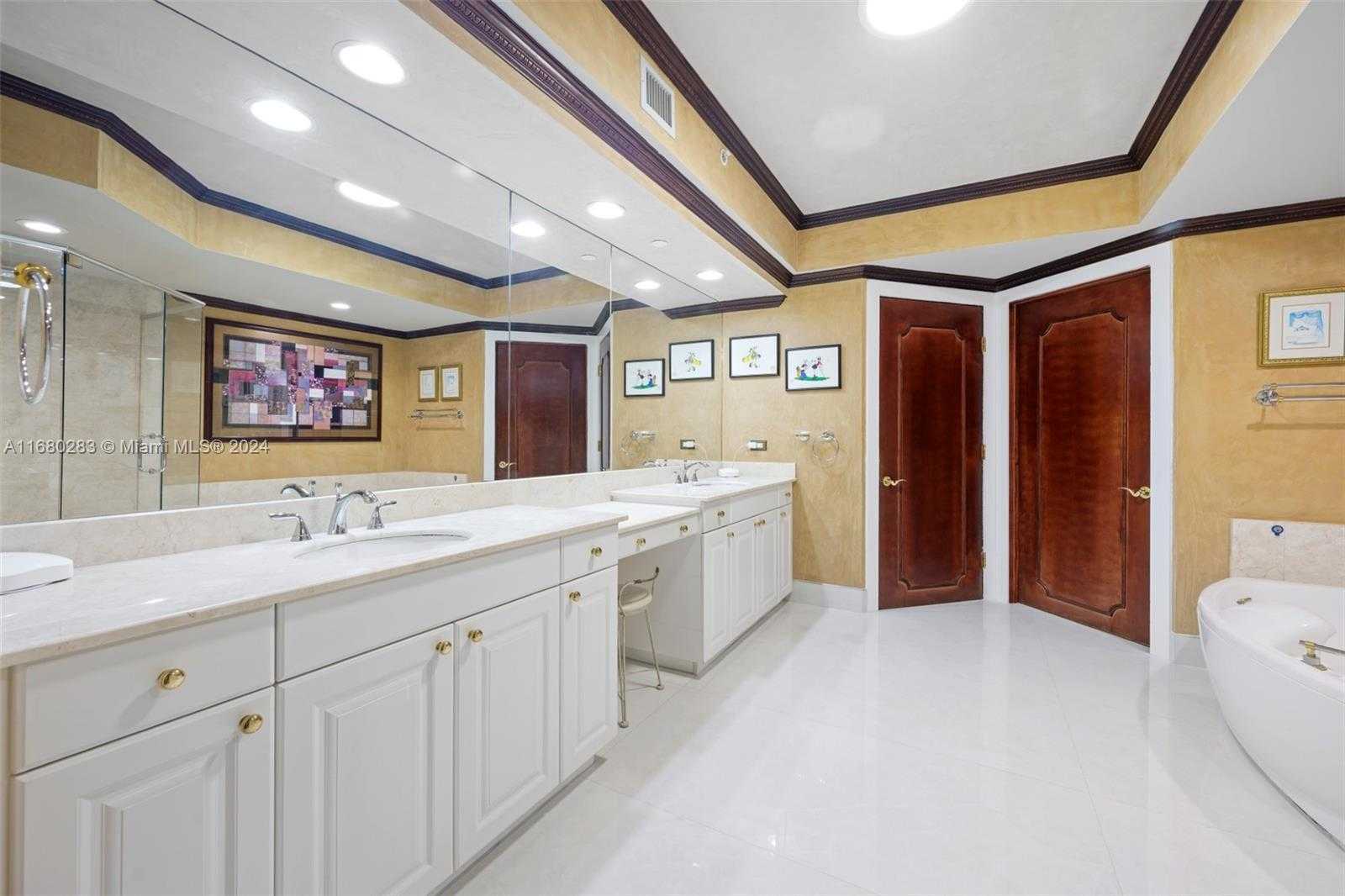 Small Image of 3201 NORTH EAST 183RD ST #1702, Aventura Number 6