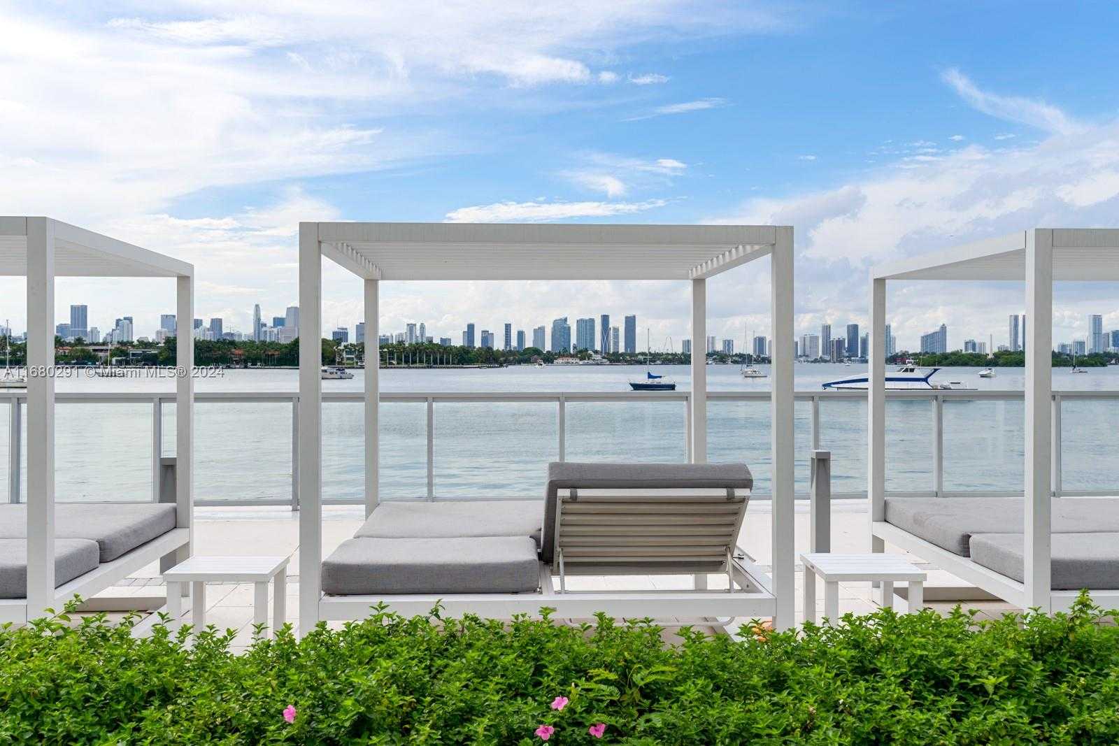 Small Image of Mirador 1000, 1000 West Ave, Miami Beach, FL 33139, USA Number 23