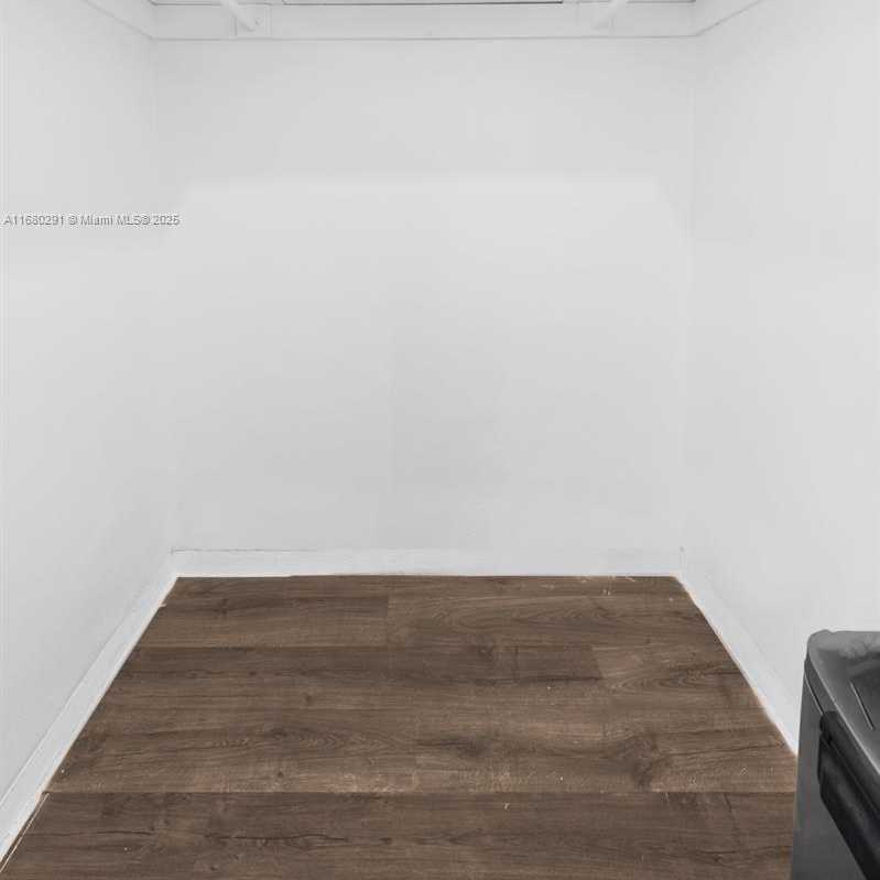 Small Image of Mirador 1000, 1000 West Ave, Miami Beach, FL 33139, USA Number 9