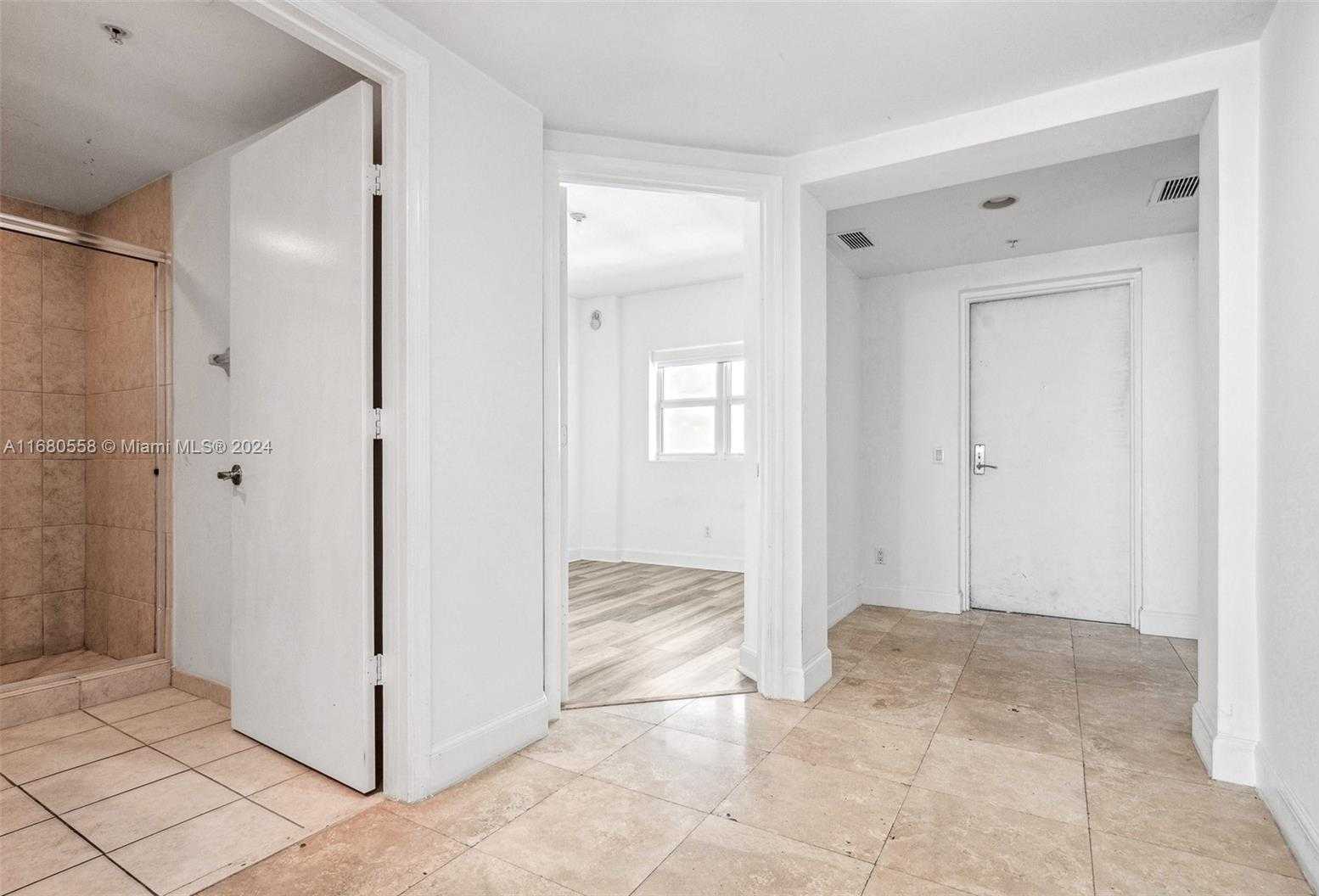 Small Image of 14951 ROYAL OAKS LN #1706, North Miami Number 14