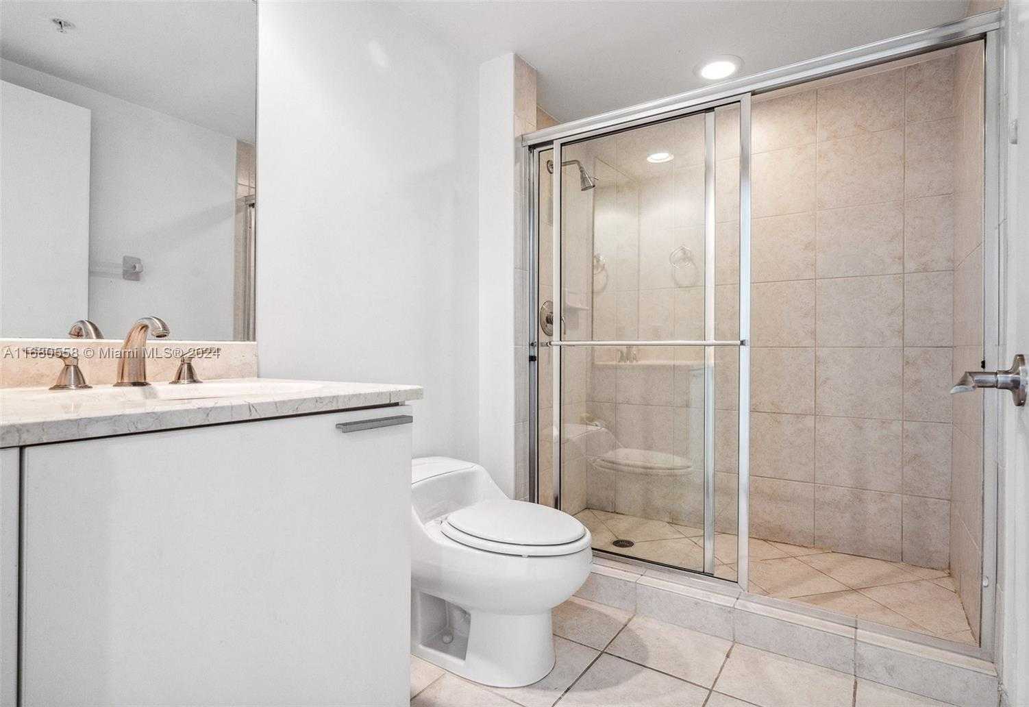 Small Image of 14951 ROYAL OAKS LN #1706, North Miami Number 15
