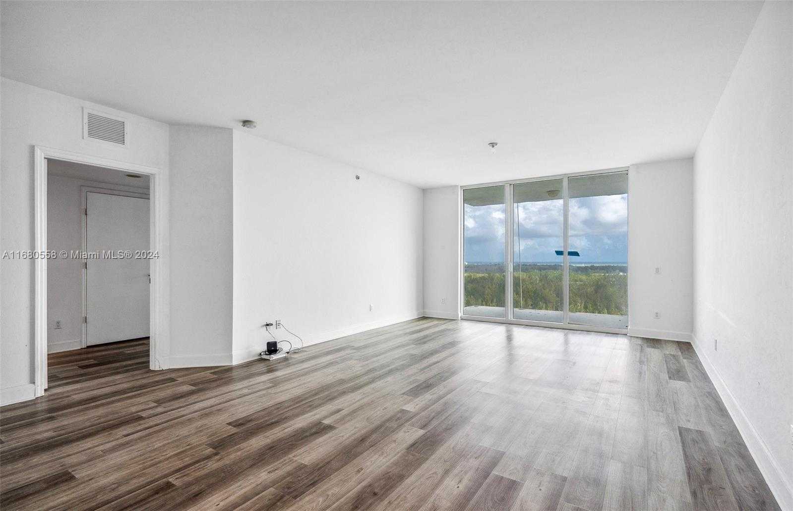 Small Image of 14951 ROYAL OAKS LN #1706, North Miami Number 2