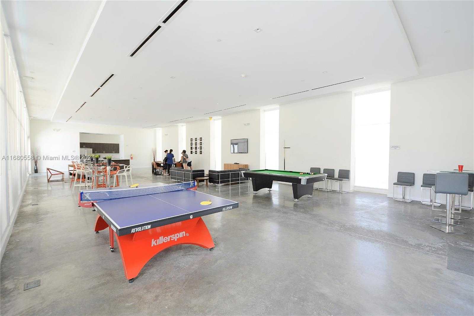 Small Image of 14951 ROYAL OAKS LN #1706, North Miami Number 26