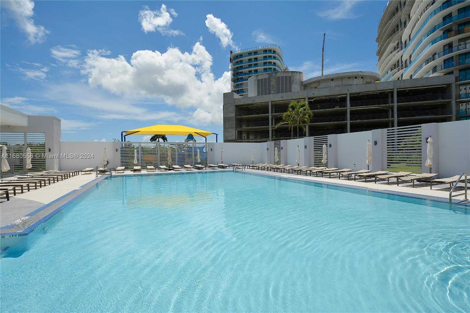 Small Image of 14951 ROYAL OAKS LN #1706, North Miami Number 28