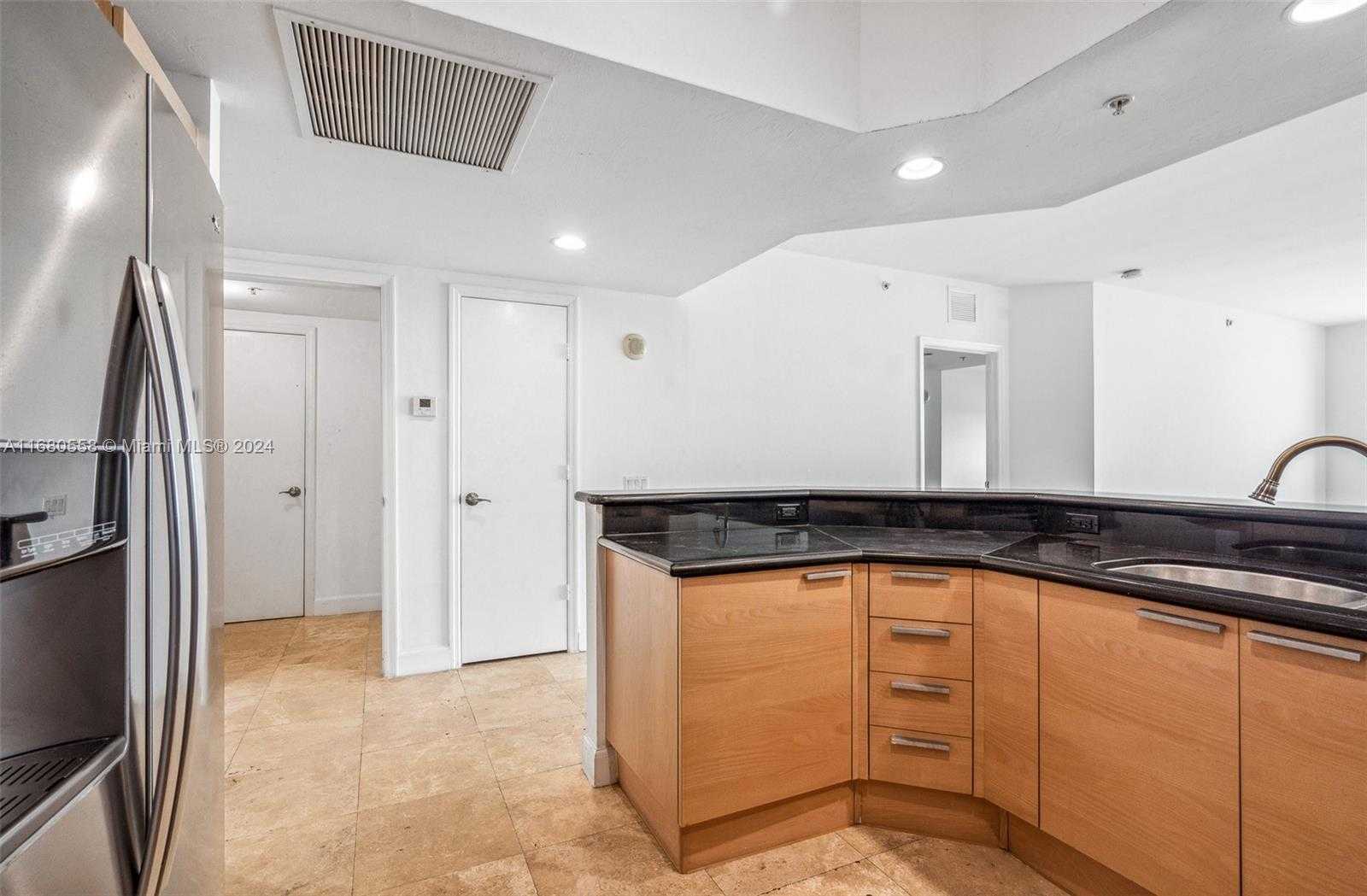 Small Image of 14951 ROYAL OAKS LN #1706, North Miami Number 9