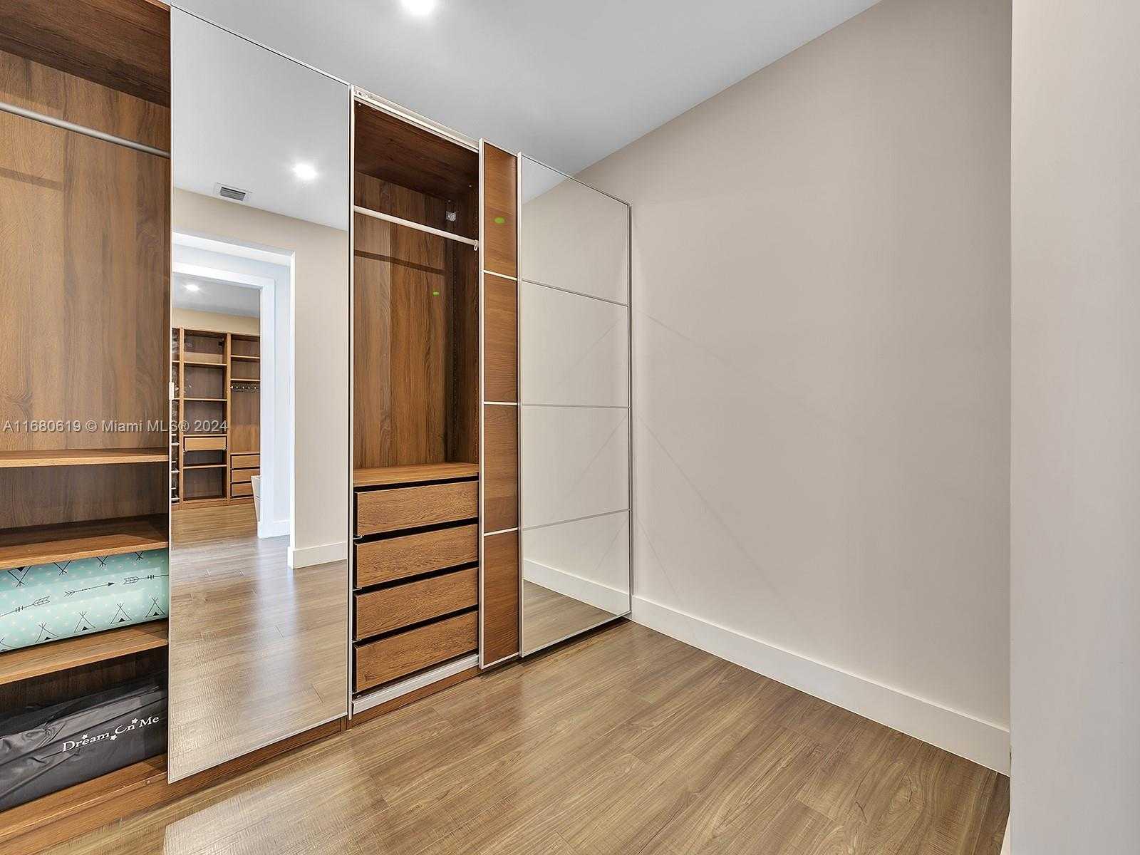 Small Image of 1808 CORAL RIDGE DR #1808, Fort Lauderdale Number 24