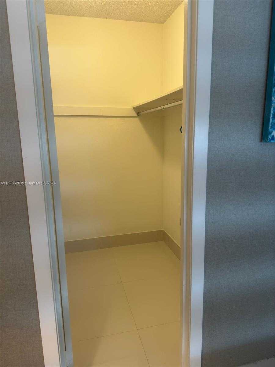 Small Image of 4001 SOUTH OCEAN DR #5F, Hollywood Number 10