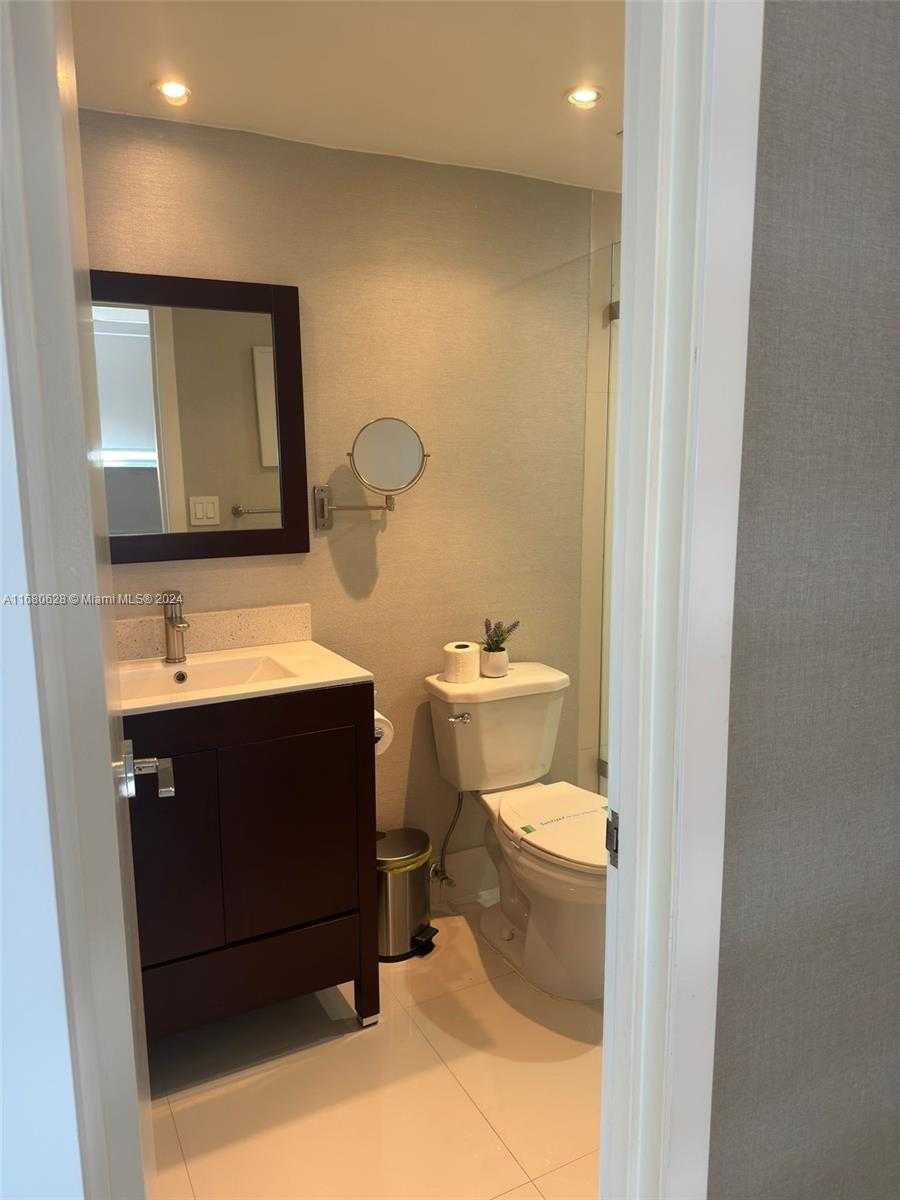 Small Image of 4001 SOUTH OCEAN DR #5F, Hollywood Number 19