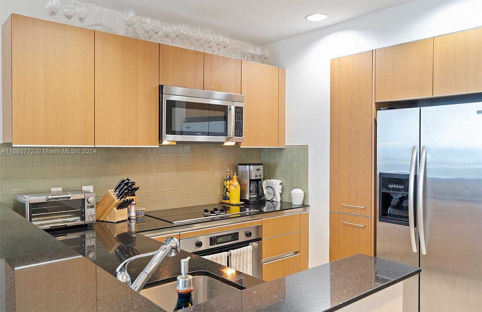 Small Image of 1060 BRICKELL AVE #3407, Miami Number 12