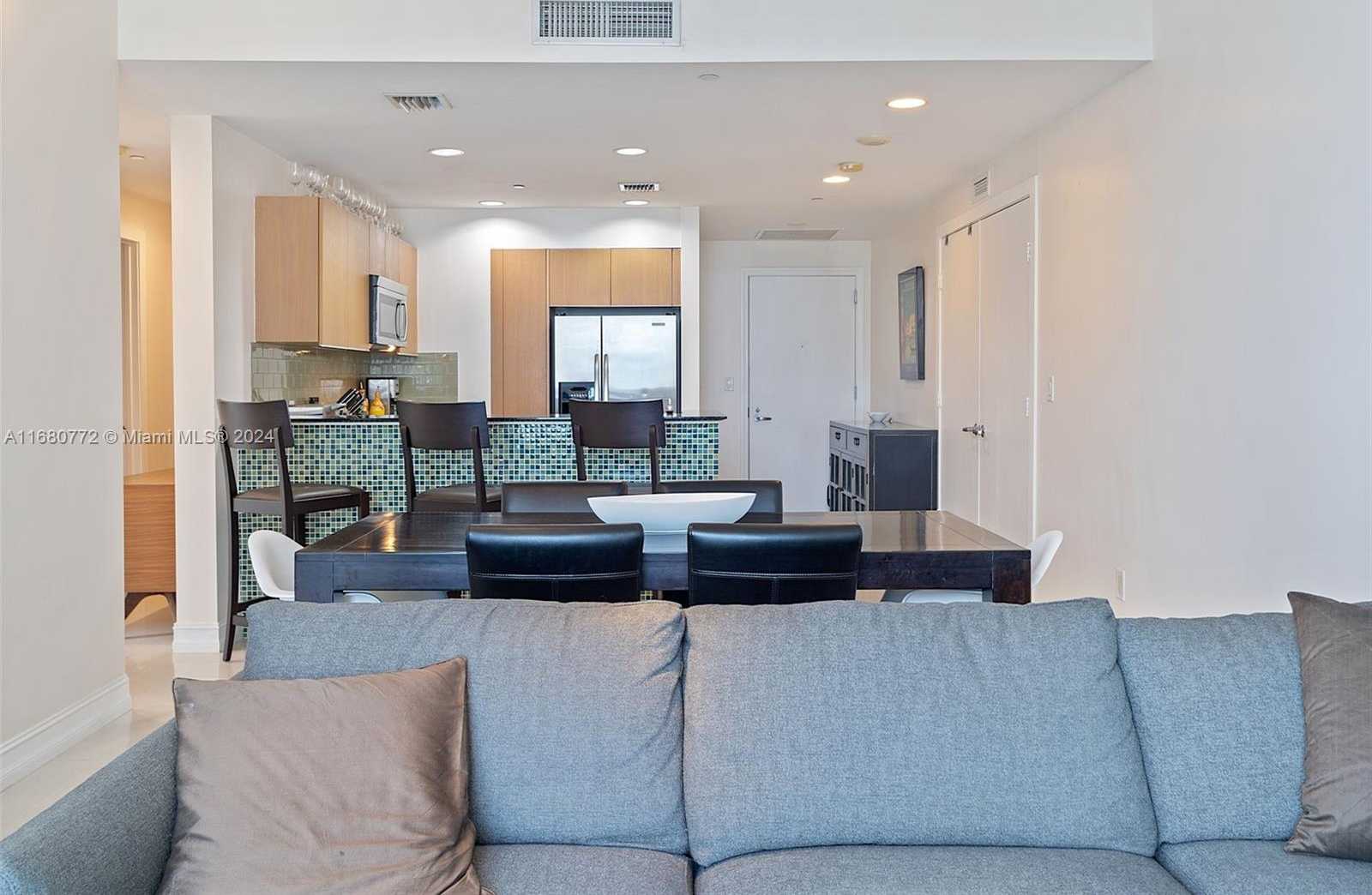 Small Image of 1060 BRICKELL AVE #3407, Miami Number 23