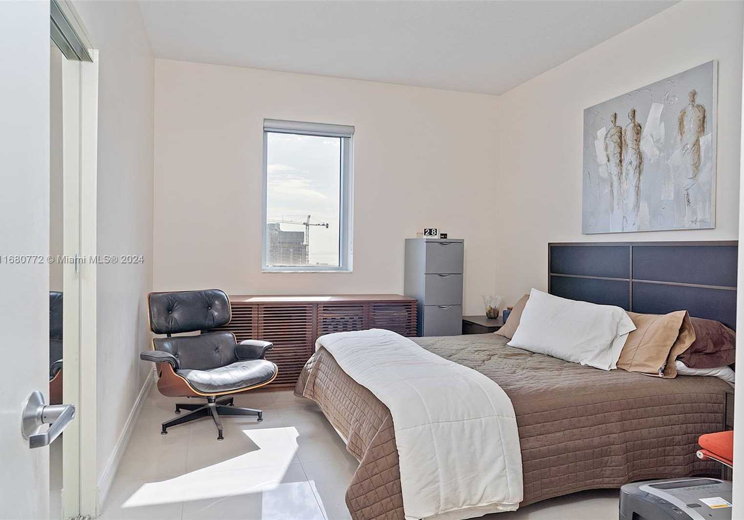 Small Image of 1060 BRICKELL AVE #3407, Miami Number 34