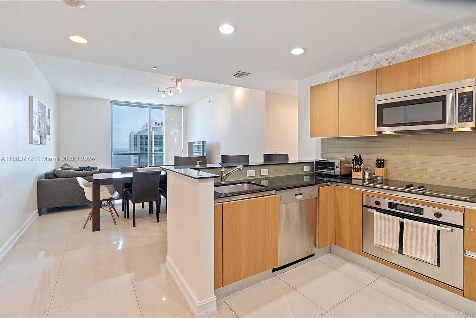 Small Image of 1060 BRICKELL AVE #3407, Miami Number 6
