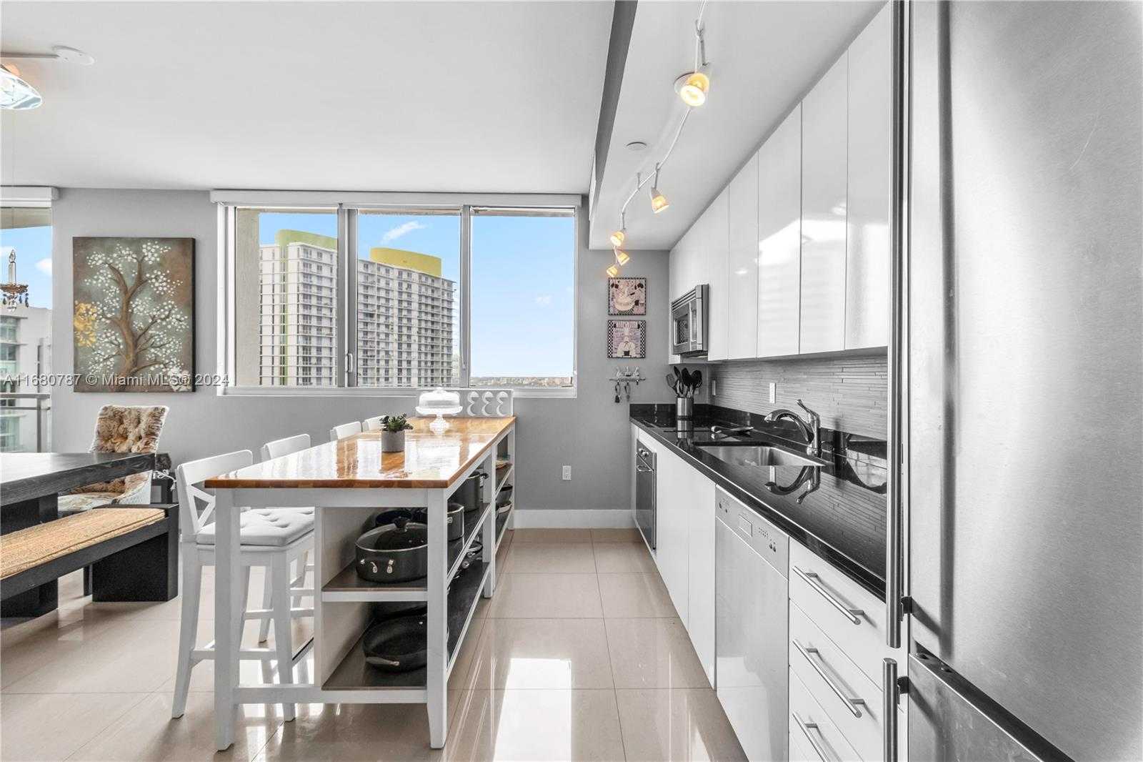 Small Image of 92 SOUTH WEST 3RD ST #3505, Miami Number 8