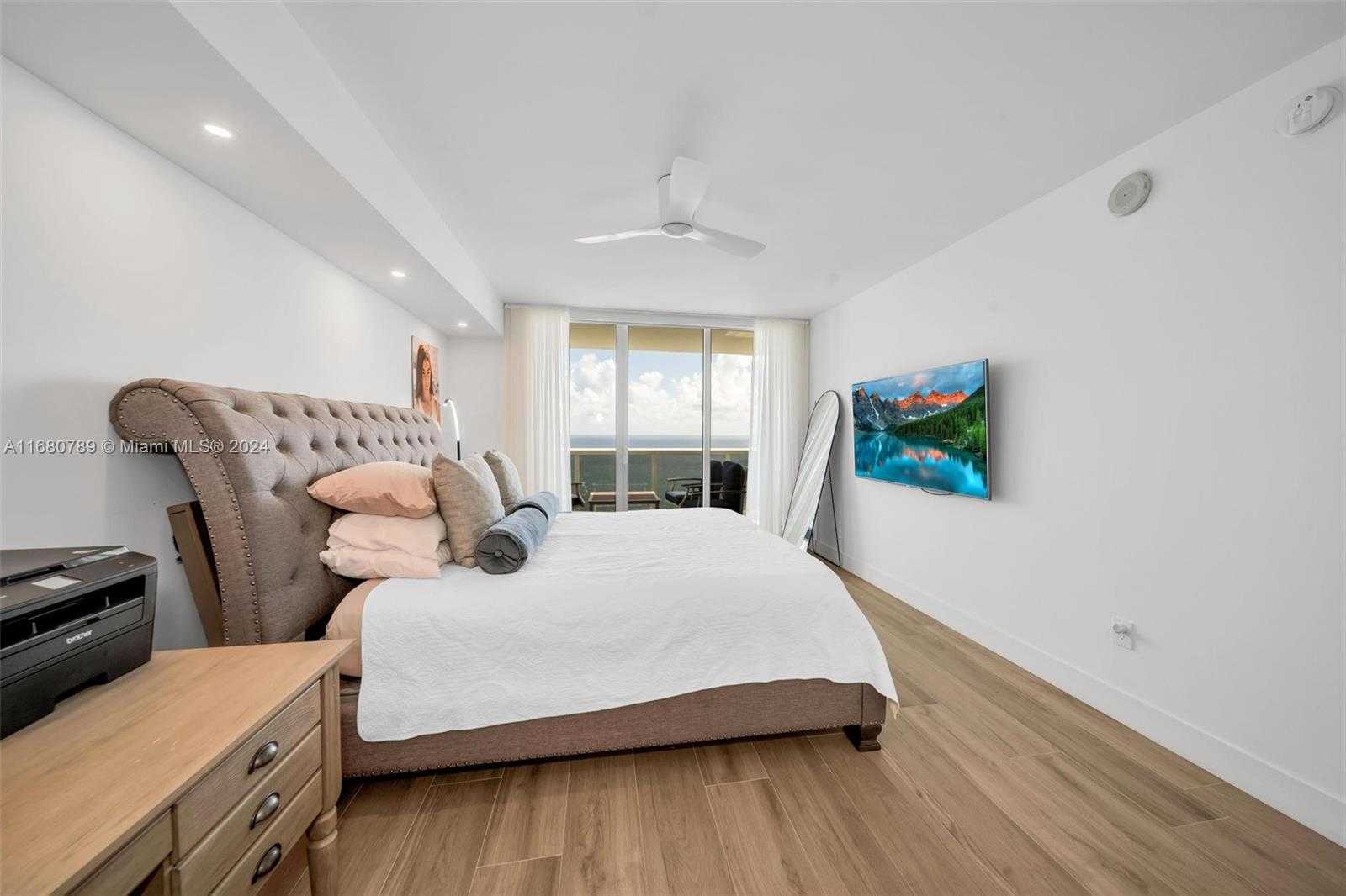 Small Image of 1850 SOUTH OCEAN DR #3202, Hallandale Beach Number 13