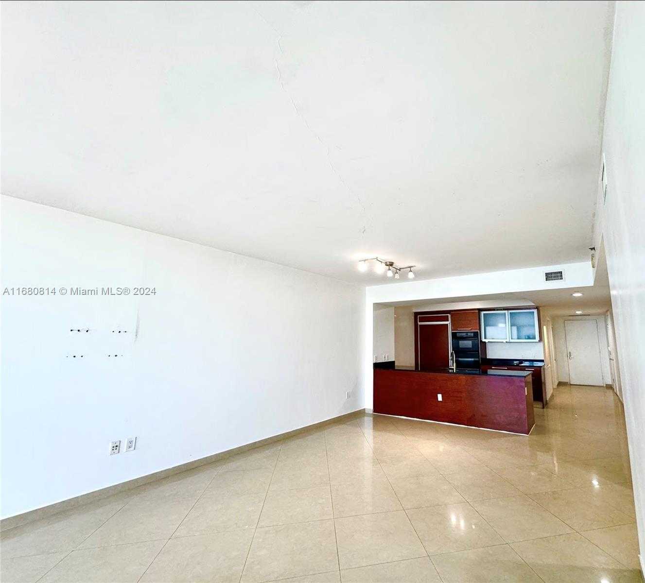 Small Image of 1830 SOUTH OCEAN DR #4711, Hallandale Beach Number 3