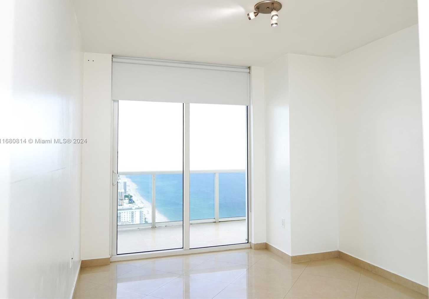Small Image of 1830 SOUTH OCEAN DR #4711, Hallandale Beach Number 6