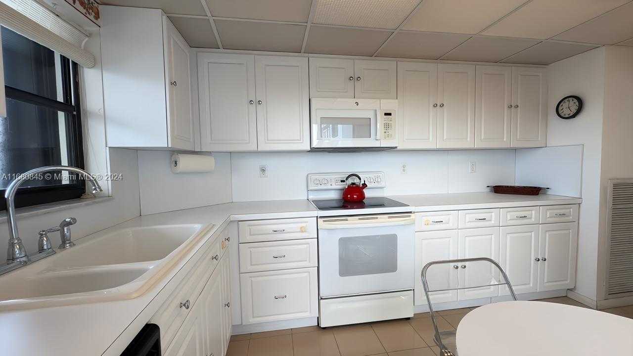 Small Image of 2333 BRICKELL AVE #2611, Miami Number 17