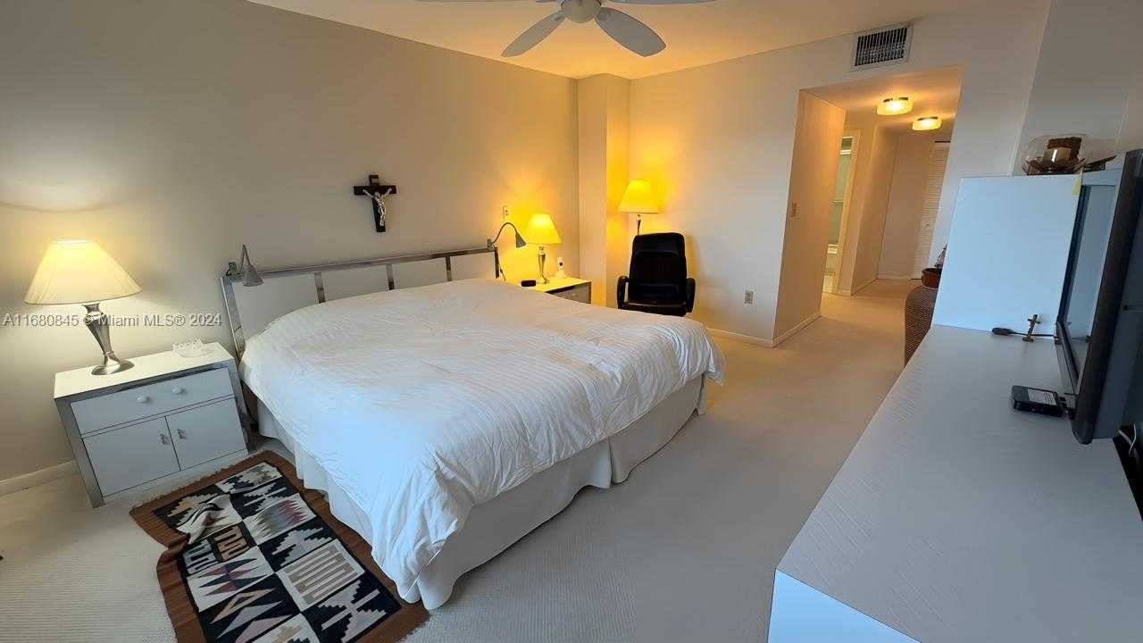 Small Image of 2333 BRICKELL AVE #2611, Miami Number 18