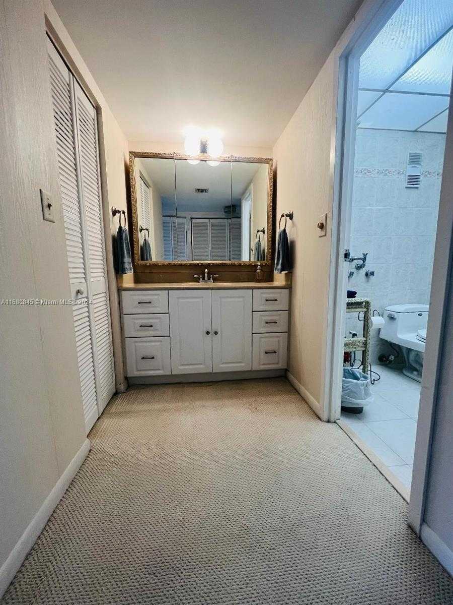 Small Image of 2333 BRICKELL AVE #2611, Miami Number 19
