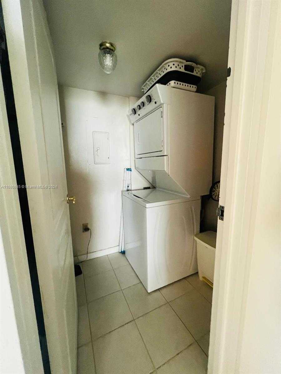 Small Image of 2333 BRICKELL AVE #2611, Miami Number 24