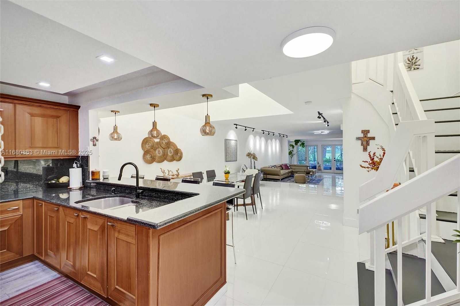 Small Image of 20412 NORTH EAST 34TH CT #19, Aventura Number 4