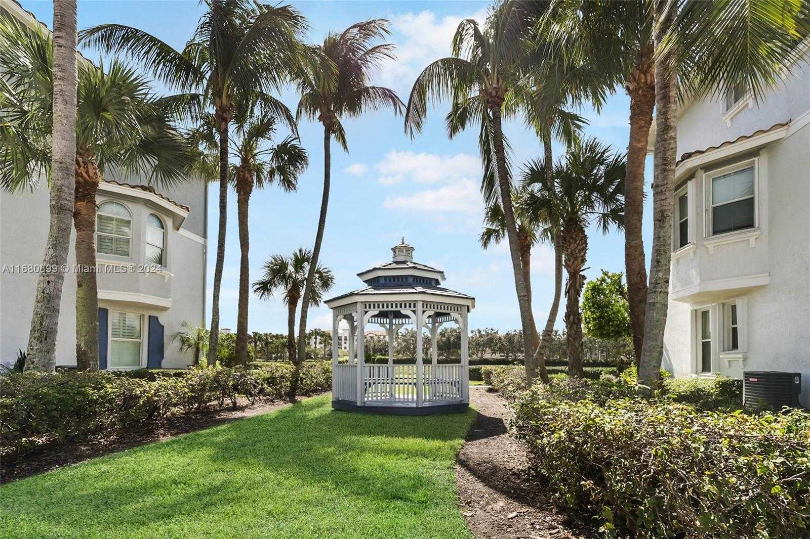 Small Image of 4 RENAISSANCE WAY #303, Boynton Beach Number 2