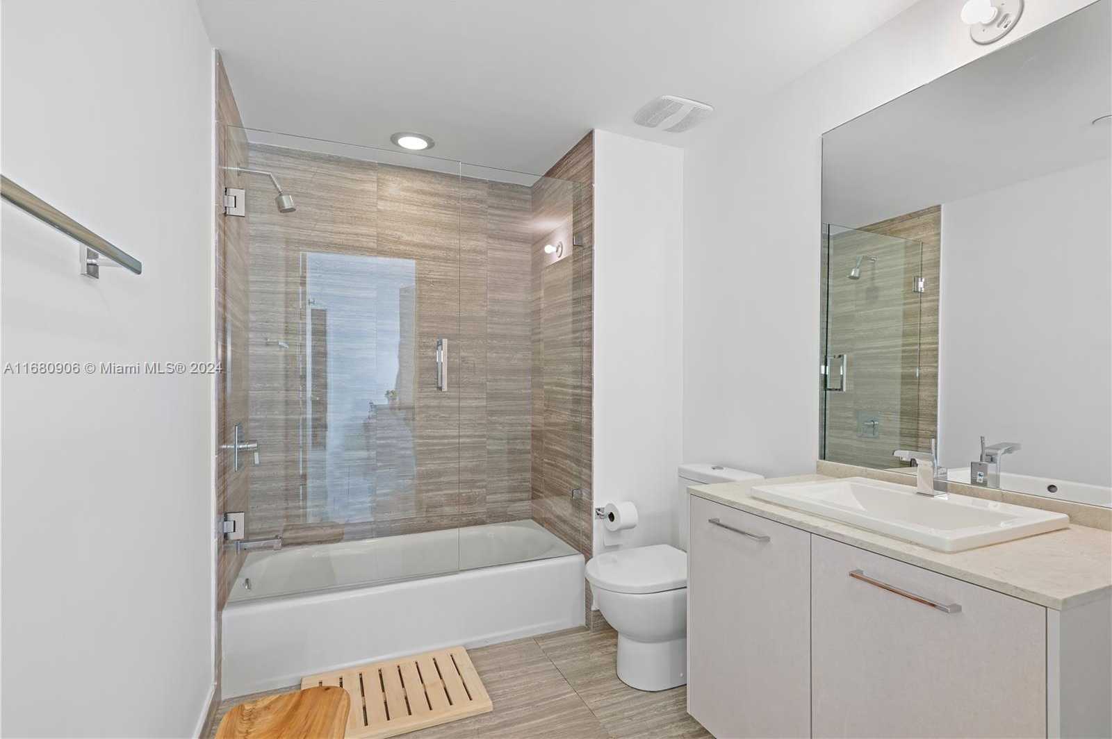 Small Image of 1010 BRICKELL AVE #3006, Miami Number 11