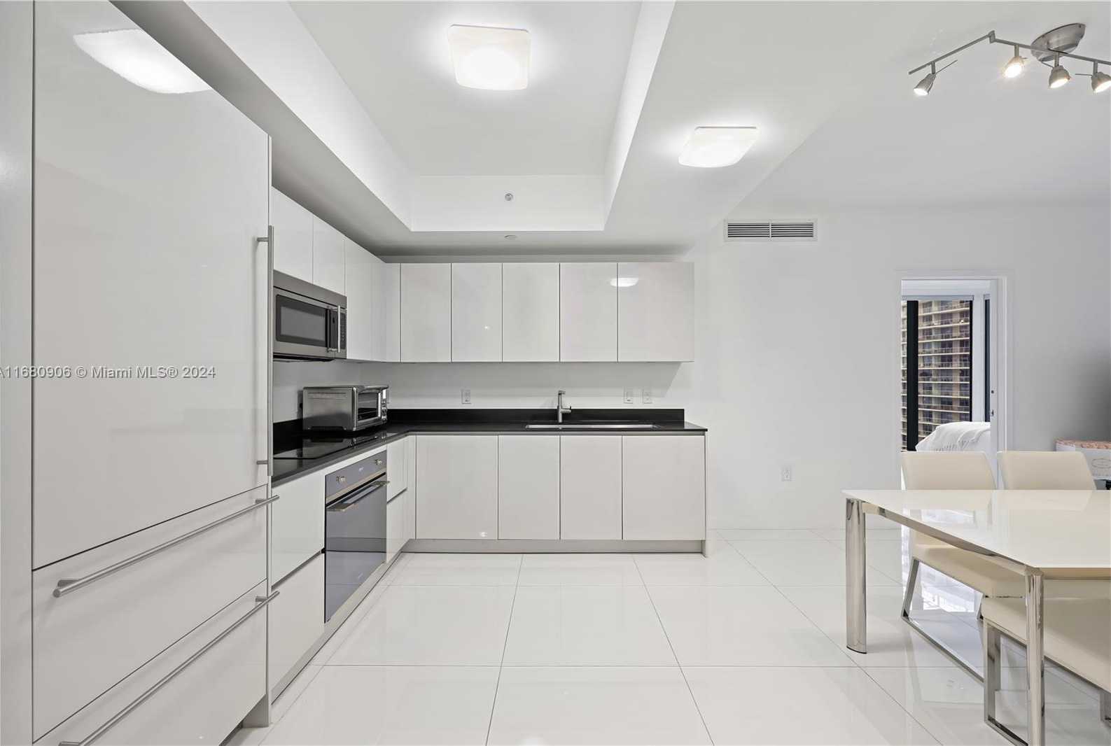 Small Image of 1010 BRICKELL AVE #3006, Miami Number 5