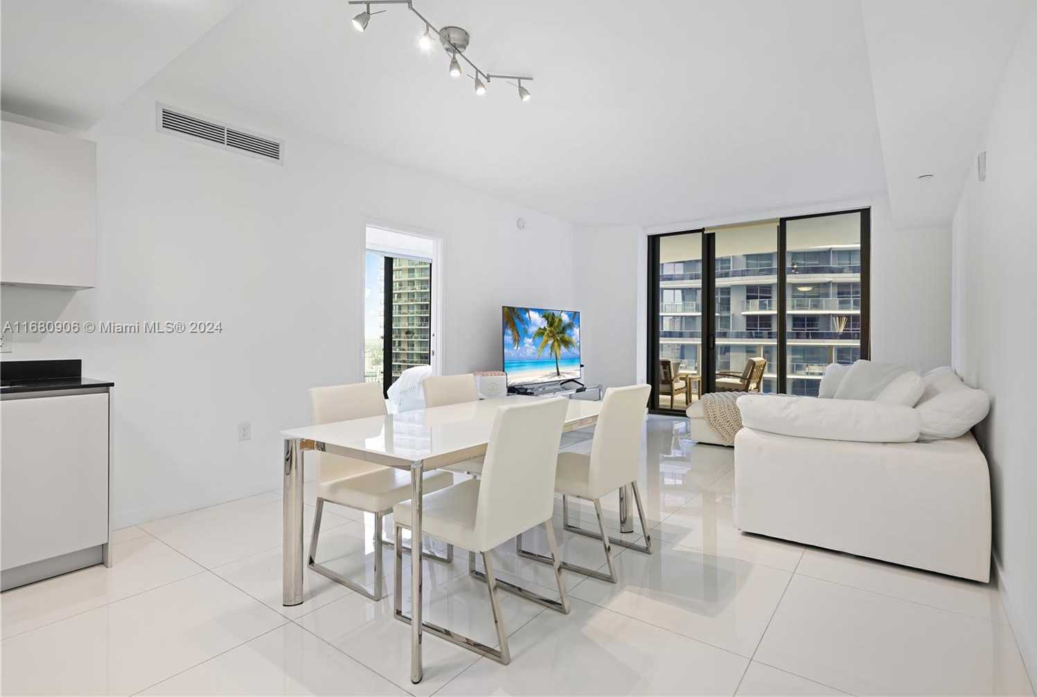 Small Image of 1010 BRICKELL AVE #3006, Miami Number 6