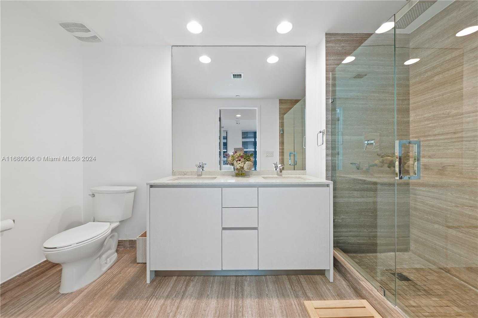 Small Image of 1010 BRICKELL AVE #3006, Miami Number 8