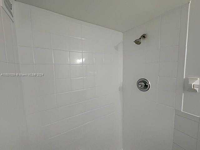 Small Image of 17021 NORTH BAY RD #124, Sunny Isles Beach Number 24