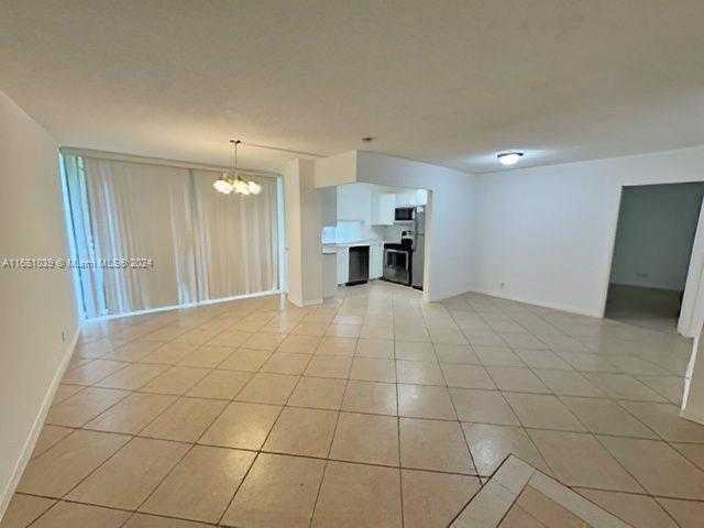 Small Image of 17021 NORTH BAY RD #124, Sunny Isles Beach Number 3