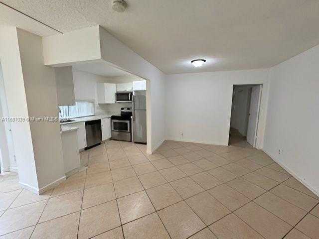 Small Image of 17021 NORTH BAY RD #124, Sunny Isles Beach Number 6